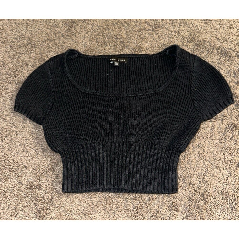 Kendal and Kylie cropped black top